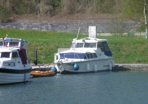 le koala de christian g&eacute;rard  "papy" pr&ecirc;t pour la saison 2009 &agrave; la darse d`Anseremme du Yachting club d`Anseremme
